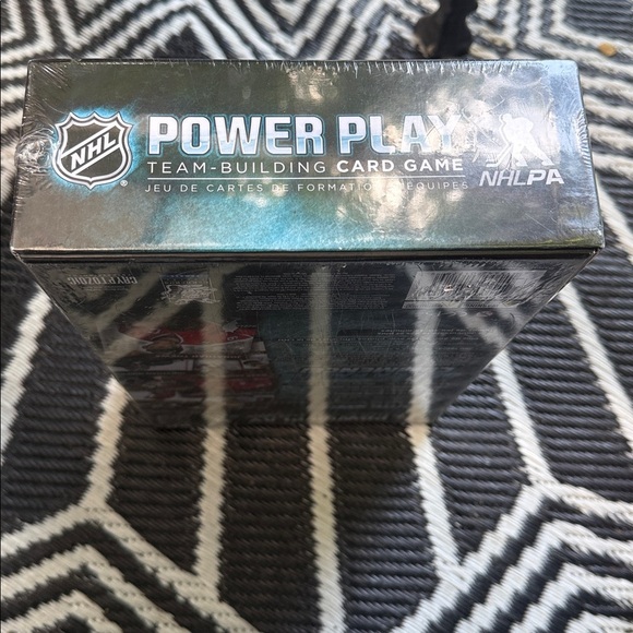 NHL Power Play Team-Building Card Game. New in sealed box - Picture 5 of 6